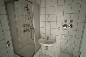 Großzügige und vermietete 1-Zimmer mit EBK, Dusche und Laminat in zentraler Lage! – Die vollständige Adresse der Immobilie erhältst du vom Anbieter., 9130 Sonnenberg, Chemnitz – Vorschaubild 7