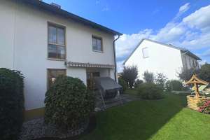 KILIAN IMMOBILIEN! TRAUM DHH MIT 5 ZI + 122 M² WFL IN ECKERSMÜHLEN-ROTH! KELLER * EBK * FBH *GARAGEN – Die vollständige Adresse der Immobilie erhältst du vom Anbieter., 91154 Roth – Vorschaubild 2