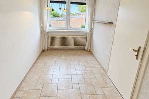 Große Wohnung mit Hauscharakter in ruhiger Lage m. Balkon, Keller und Garage (RÖMBKE IMMOBILIEN KG) – 24539 Brachenfeld-Ruthenberg, Neumünster – Vorschaubild 18