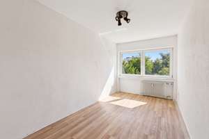 Gut geschnittene 4-Zimmer-Wohnung mit Renovierungsbedarf – Die vollständige Adresse der Immobilie erhältst du vom Anbieter., 40549 Oberkassel, Düsseldorf – Vorschaubild 12