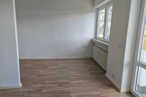 1,5 ZW STUDIO NEU GESTRICHEN BALKON EBK BAD LAUF NAH UNI KLINIK ROSSMANN REWE EIFLER TEDI PENNY ÖVNP – Güntherstr 19, 60528 Niederrad, Frankfurt am Main – Vorschaubild 2