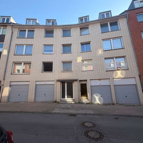 *** helle, charmante WG-taugliche 3-Zimmer-Wohnung - im beliebten Westviertel ***
