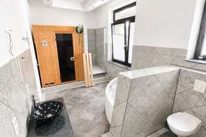 Leere 3-Zimmer-Altbauwohnung mit hohen Decken und Dachterrasse – 1. OG, nur 5 Minuten zur Kö – Pionierstr. 5, 40215 Friedrichstadt, Düsseldorf – Vorschaubild 5