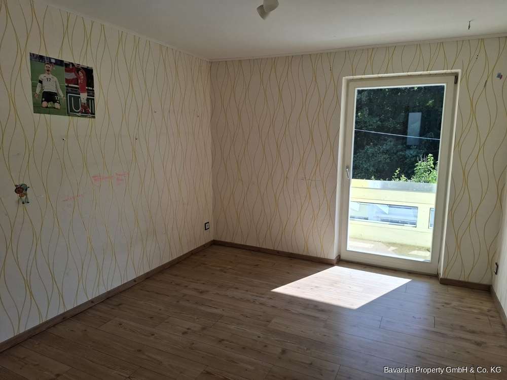 Immobilie in Rimbach - Fast ALLEINLAGE! Umfangreich saniert-Bezugsfrei! EFH mit sep. ELW, 1.600 ² Grd, 93485 Rimbach - Bild 8