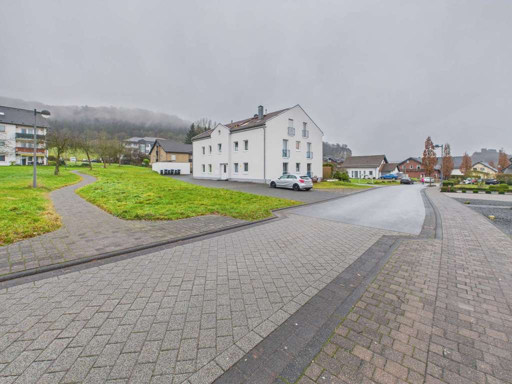 Immobilie in Gerolstein - Renditeobjekt mit 6 Wohneinheiten und 6 Garagen in guter Lage in Gerolstein zu verkaufen! - Bild 1