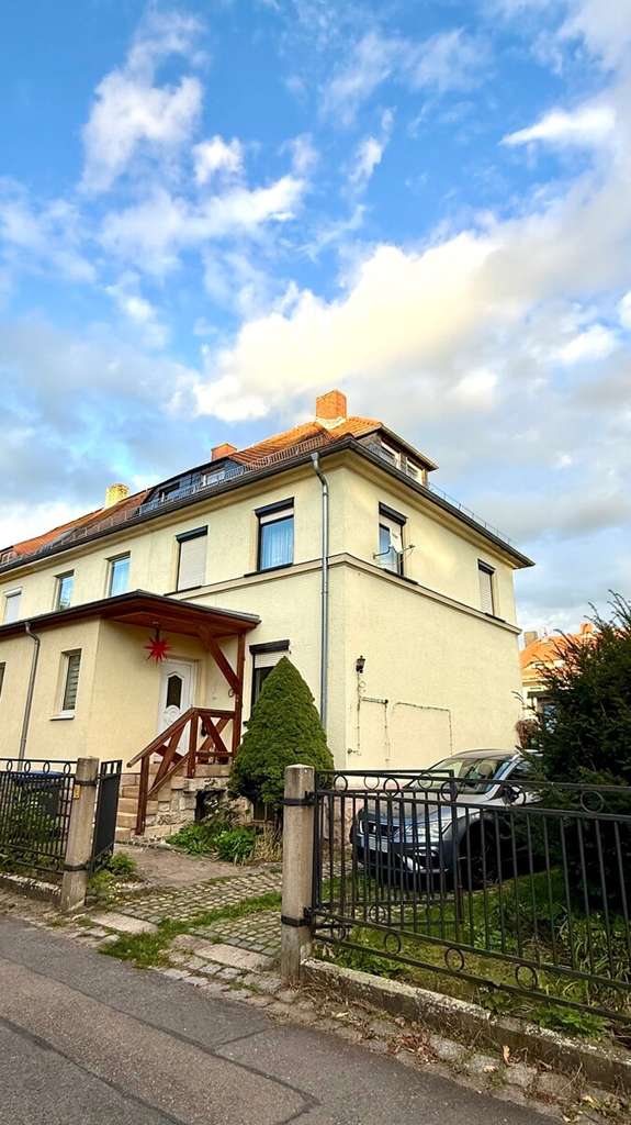 Familienfreundliches Zuhause mit Garten! Gepflegtes Reihenendhaus in Dresden Trachau!