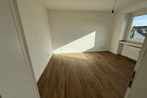 Erstbezug nach Renovierung: Helle, ruhige 2-Zimmer-Wohnung mit Balkon in Oberkassel – 40547 Niederkassel, Düsseldorf – Vorschaubild 4