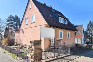 Wohnen und Arbeiten unter einem Dach
Vielfältige Nutzungsmöglichkeiten im gepflegten Wohngebiet – Bergstraße 9, 34253 Kassel (Kreis) – Vorschaubild 1