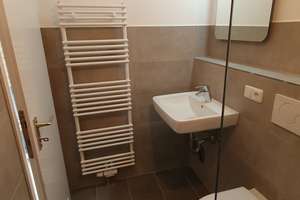 Dachgeschosswohnung mit Sonnenterrasse  – Zehnthofstraße 50, 51107 Ostheim, Köln – Vorschaubild 3