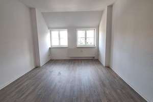 Gemütliche DG 3-Zimmer mit Laminat, Balkon und Wannenbad in ruhiger Lage! EBK mgl. – Zschopauer Platz 9, 9126 Bernsdorf, Chemnitz – Vorschaubild 11