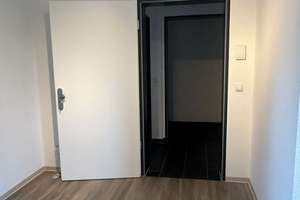 Borkumer Ring: Gemütliche 2-ZKB-Wohnung im OG mit Loggia und EBK! – Die vollständige Adresse der Immobilie erhältst du vom Anbieter., 26131 Eversten, Oldenburg (Oldenburg) – Vorschaubild 4