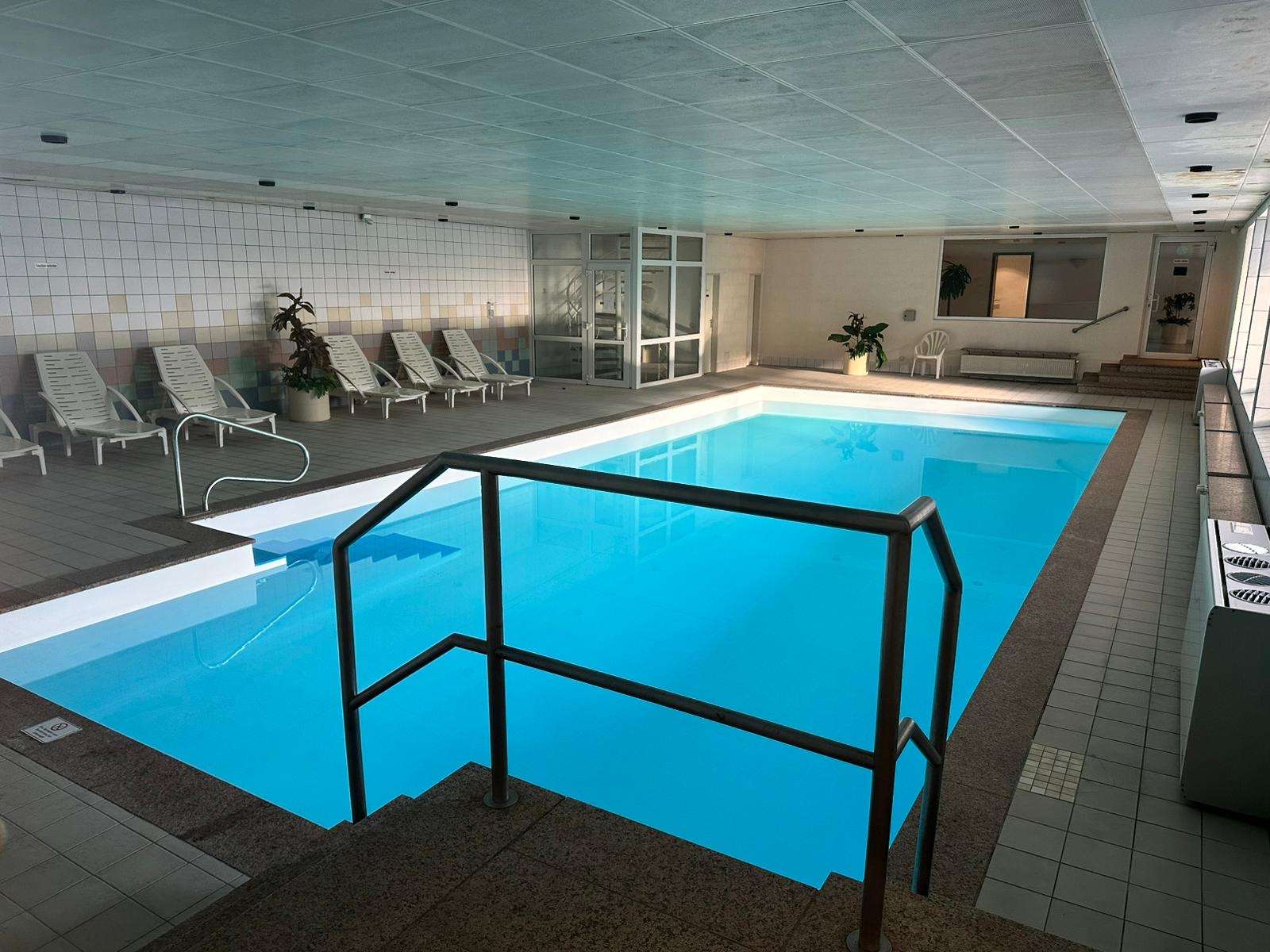 Charmante 1-Zimmer-Wohnung mit Balkon, Schwimmbad & Top-Anbindung in Oberursel, Hochtaunuskreis – Bild 2