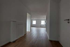 Neu renovierte Dachgeschoss - Wohnung mit Balkon - sofort frei – Die vollständige Adresse der Immobilie erhältst du vom Anbieter., 73485 Unterschneidheim – Vorschaubild 4