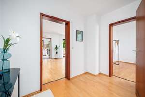 Lichtdurchflutete 2-Zimmer-Wohnung mit Südbalkon, traumhaftem Blick ins Grüne, Aufzug und Tiefgarage – Stiftsbogen 81 a, 81375 Neuhadern, München – Vorschaubild 23