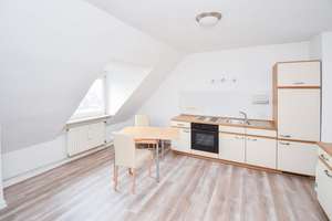 Charmante Dachgeschosswohnung in zentraler Lage von Paderborn! – 33098 Kernstadt, Paderborn – Vorschaubild 4