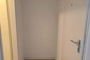 Ein Zimmer Wohnung mit Balkon in Bad Cannstatt neben Augsburg Platz Haltestelle ab  sofort – Die vollständige Adresse der Immobilie erhältst du vom Anbieter., 70372 Seelberg, Stuttgart – Vorschaubild 2