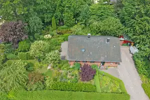 Ebenerdiges Einfamilienhaus mit traumhaft angelegtem Garten – Nordfriesland (Kreis) – Vorschaubild 25