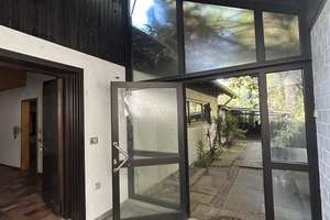 Villa inklusive 3 Grundstücke + Garagen  – Die vollständige Adresse der Immobilie erhältst du vom Anbieter., 95111 Rehau – Vorschaubild 1
