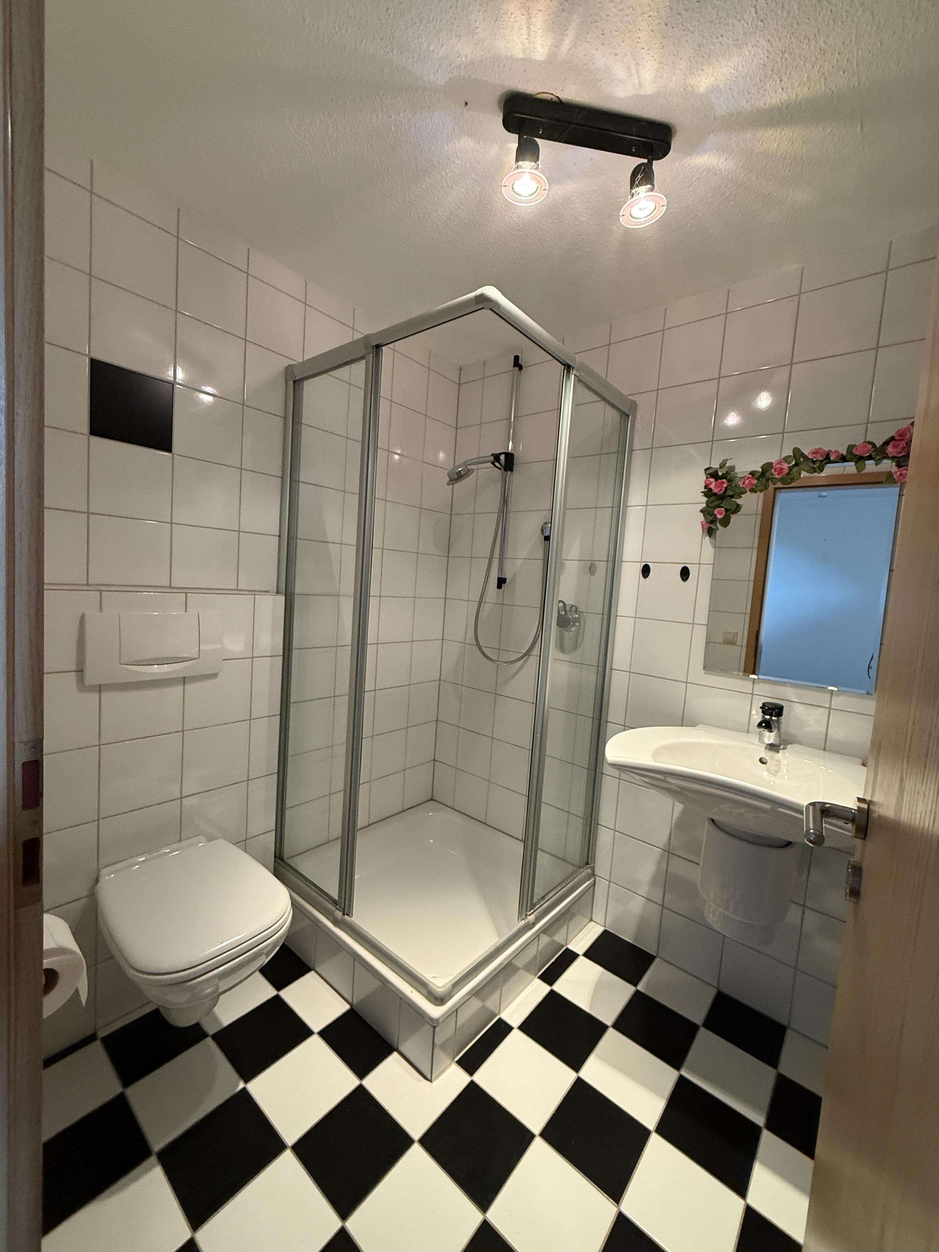 Immobilie in Hausach - Ein Zuhause zum Wohlfühlen – helles Reihenhaus mit Kachelofen, Balkon und lichtdurchflutetem Studio  - Bild 8