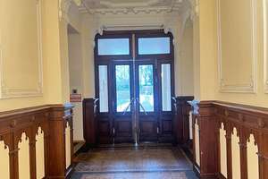 Ruhige 1,5-Zimmer-Altbauwohnung im Seitenflügel nahe Savignyplatz