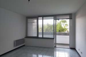 von Privat - Helle 2-Zimmerwohnung mit großer, wettergeschützter Südwestloggia - München-Bogenhausen