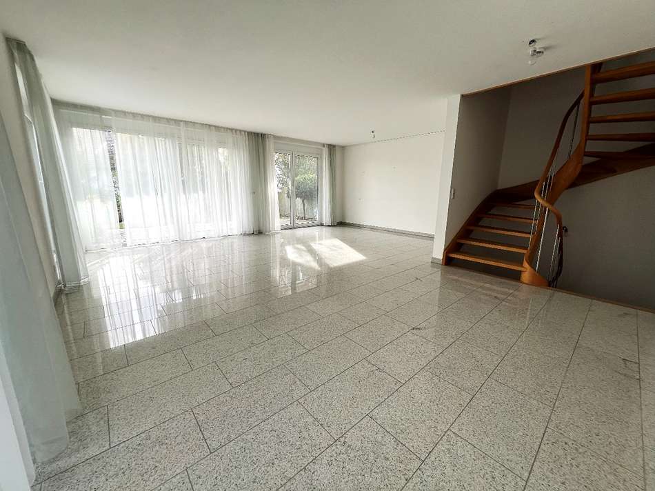 EG Blick zur Terrasse