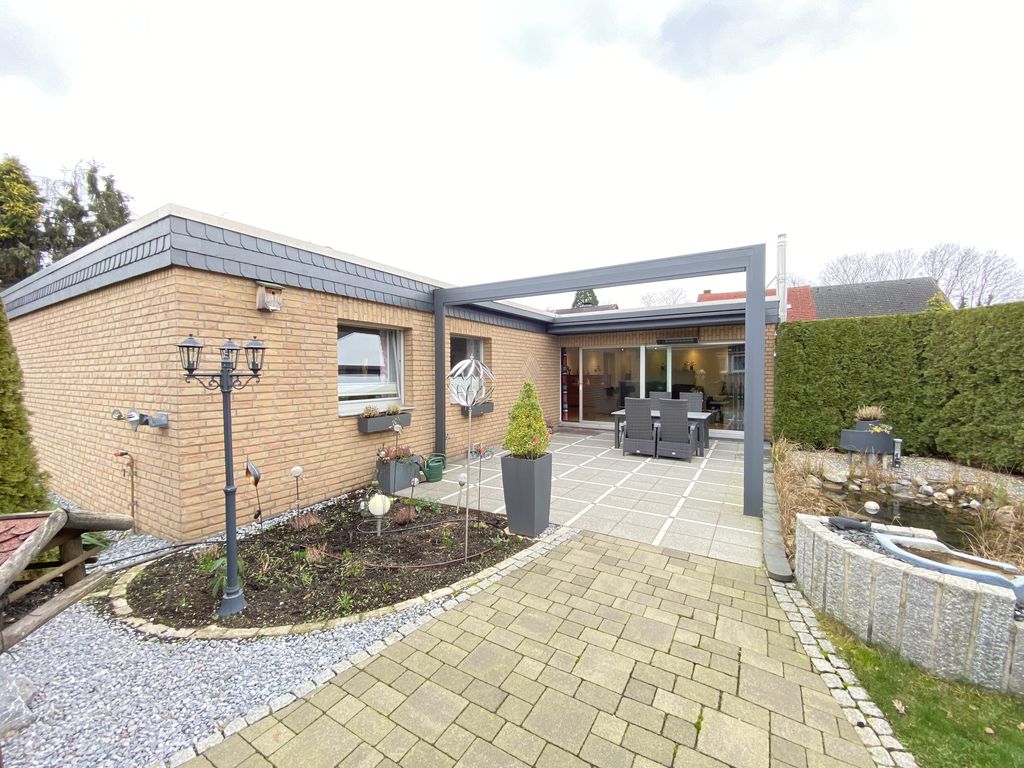 Traum Einfamilienhaus (Bungalow) mit großem Garten in top Wohngegend