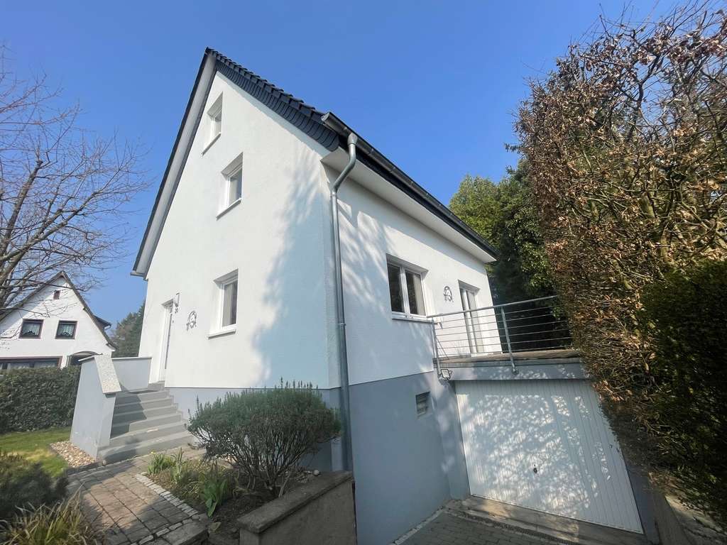 Refrath / Frankenforst freistehendes Einfamilienhaus in Toplage