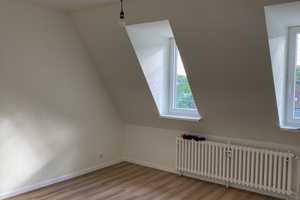 Ansprechende 3-Zimmer-Dachgeschosswohnung mit gehobener Innenausstattung in Duisburg – Moltkestr. 34, 47058 Duisburg – Vorschaubild 6