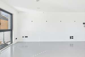 Sofort frei! Neuwertig! XXL-Balkon, Photovoltaik mit Speicher, zwei Garagen, Einbauküche, Smart-Home – 85049 Friedrichshofen-Hollerstauden, Ingolstadt – Vorschaubild 17