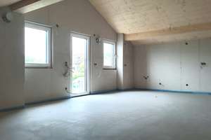 wunderschöne 4-Zimmer Whg. mit Balkon und Einbauküche 