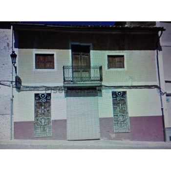 HAUS ZUM VERKAUF AM KIRCHPLATZ IN LLOSA DE RANES, VALENCIA