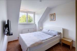 Möbliert: Dachgeschosswohnung mit guter Anbindung in Südlage – Die vollständige Adresse der Immobilie erhältst du vom Anbieter., 81825 Gartenstadt Trudering, München – Vorschaubild 3