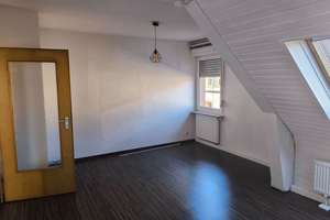 geräumige 1-Zimmer-DG-Wohnung in Karlsruhe-Durlach-Aue mit großer Küche – Die vollständige Adresse der Immobilie erhältst du vom Anbieter., 76227 Durlach, Karlsruhe – Vorschaubild 3