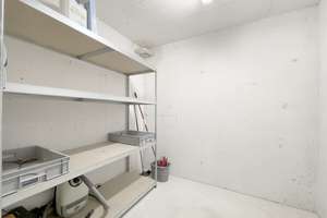 Renovierte 39 m² Süd-Balkon-Whg. + 18 m² Hobbyraum mit Bad & Küche direkt drunter, ruhige Gartenlage – Die vollständige Adresse der Immobilie erhältst du vom Anbieter., 80997 Allach, München – Vorschaubild 39