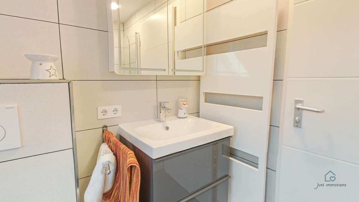 Immobilie in Meitingen - Just Immotions | 3,5-Zimmer-Dachgeschosswohnung mit Stellplatz in Meitingen! - Bild 6