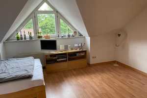 Stilvolles, gepflegtes 4-Zimmer-Reihenhaus mit EBK in Eichenau – Herbststraße 34a, 82223 Fürstenfeldbruck (Kreis) – Vorschaubild 9