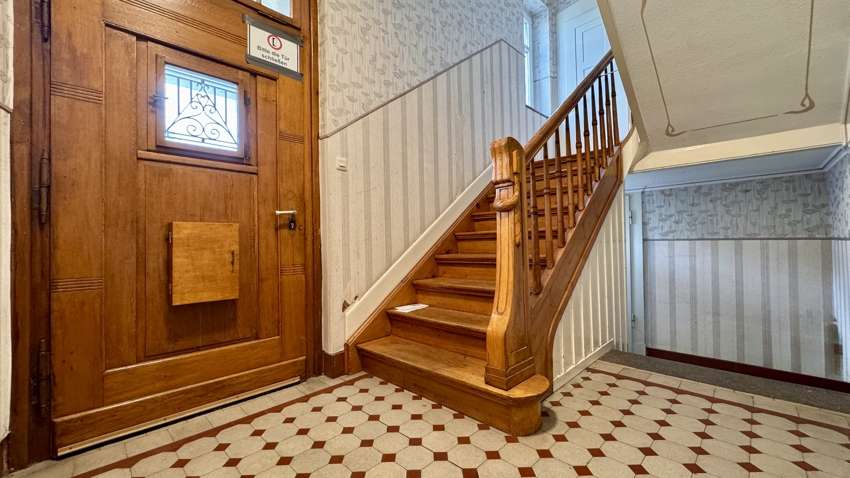 Immobilie in Leichlingen - SAYAN Immobilien: Wunderschöne Altbau-Villa (415 m²) mit hohen Decken in bester Lage von Leichlingen - Bild 6