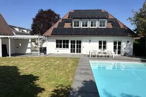 Exklusives Einfamilienhaus in Allach-Untermenzing  mit großen Garten und Pool und Einliegerwohnung