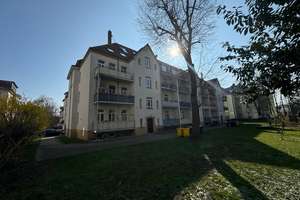 2-Raum-Dachgeschoss-Wohnung mit Parkett in ruhiger Lage