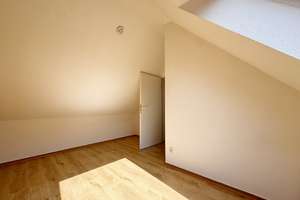 Helle, bezugsfreie Maisonettewohnung mit zwei Balkonen in Münster-Mecklenbeck – Die vollständige Adresse der Immobilie erhältst du vom Anbieter., 48163 Mecklenbeck, Münster – Vorschaubild 10