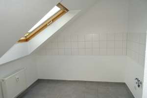 Moderne DG-Whg : 3 Zimmer + Balkon + Schickes Wannenbad – Wartburgstr. 14, 9126 Bernsdorf, Chemnitz – Vorschaubild 8