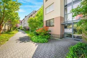 Gepflegte 3-Zimmer-Wohnung mit Aufzug, Gäste-WC und eigener Garage in ruhiger und grüner Lage
