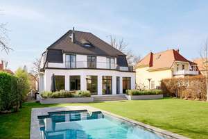 Architektonisches Unikat: Luxuriöse Altbauvilla mit Einliegerwohnung & Salzwasseraußenpool – Die vollständige Adresse der Immobilie erhältst du vom Anbieter., 14169 Zehlendorf, Berlin – Vorschaubild 1