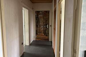 Sanierungsbedürftige 2-Zimmer-Eigentumswohnung mit Balkon in Berlin-Friedenau – Sachsenwaldstr. 15 a, 12157 Steglitz, Berlin – Vorschaubild 2