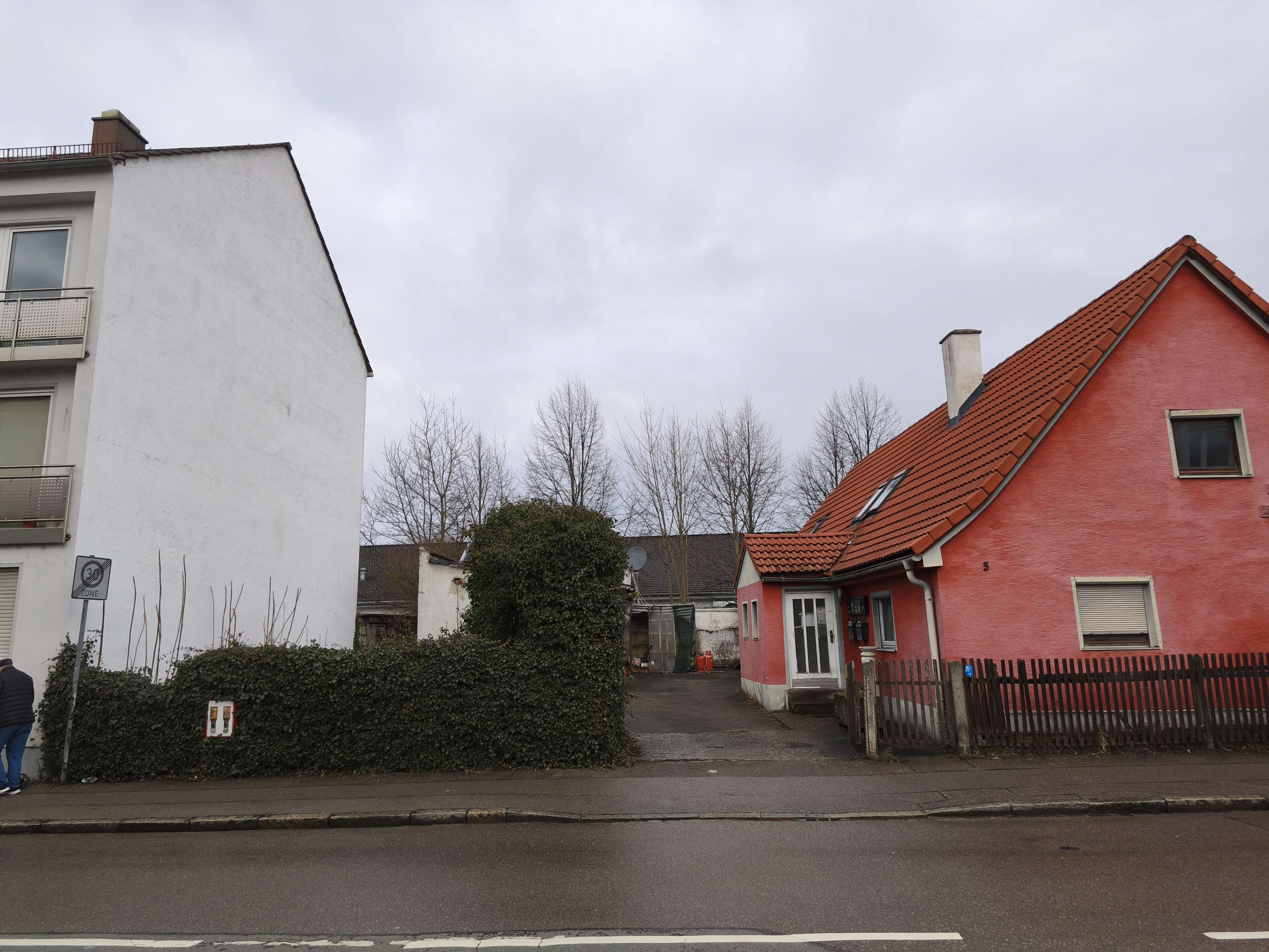 Einfamilienhaus in guter zentraler Lage in Lechhausen +Möglichkeit Anbau MFH, Augsburg – Bild 3