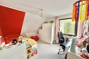 Charmantes Dreifamilienhaus mit großzügiger Wohneinheit und vielseitigem Potenzial – Die vollständige Adresse der Immobilie erhältst du vom Anbieter., 70329 Hedelfingen (Ortsteil), Stuttgart – Vorschaubild 7