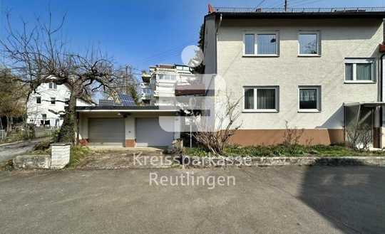 Raum für Ideen. Doppelhaushälfte mit getrennten Wohneinheiten, Garten und großem Potenzial