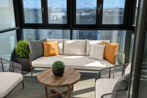 Bestlage: Großzügige 2,5-Zimmer-Wohnung mit Loggia und Balkon