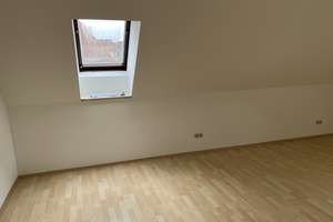 Ruhige sonnige 2 Zi DG-Wohnung mit großem Balkon und EBK in Augsburg Univiertel – Prof.-Messerschmitt-Str. 33c, 86159 Universitätsviertel, Augsburg – Vorschaubild 8